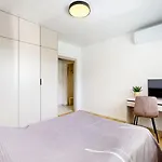 Flexihome Sk - Snp 7 - Four Apartment, Ac, Loggia