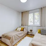 Flexihome Sk - Snp 7 - Four Apartment, Ac, Loggia コシツェ