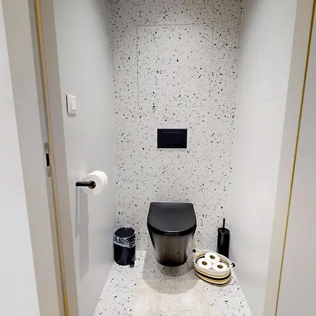 Flexihome Sk - Snp 7 - Four Apartment, Ac, Loggia Daire Kösice