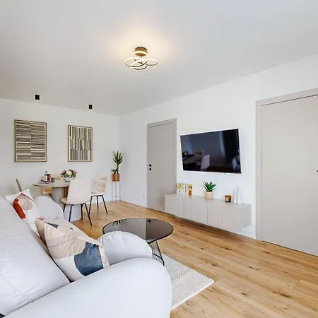 Daire Flexihome Sk - Snp 7 - Four Apartment, Ac, Loggia Kösice