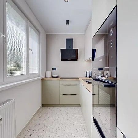 Flexihome Sk - Snp 7 - Four Apartment, Ac, Loggia *