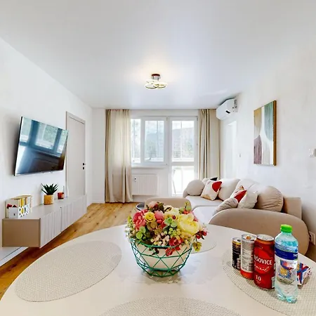 Flexihome Sk - Snp 7 - Four Apartment, Ac, Loggia Kösice