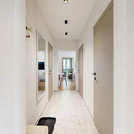 Flexihome Sk - Snp 7 - Four Apartment, Ac, Loggia * Kösice