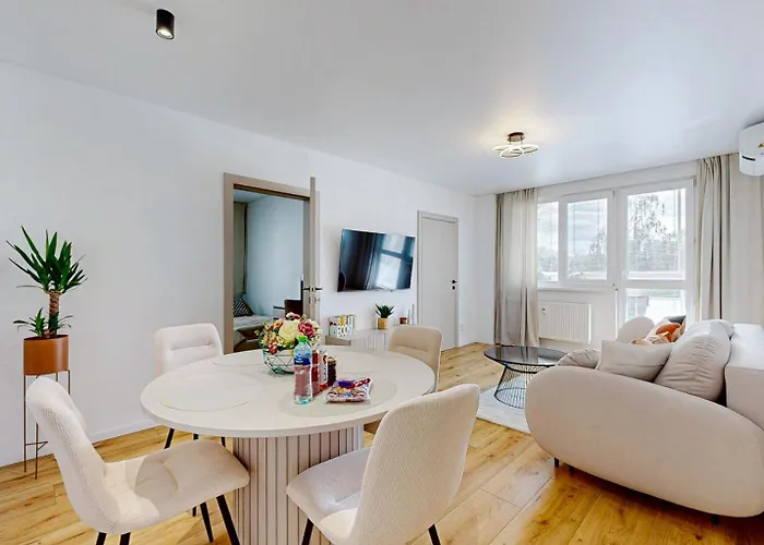 Flexihome Sk - Snp 7 - Four Apartment, Ac, Loggia