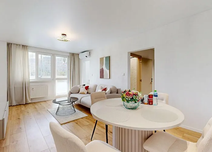 Flexihome Sk - Snp 7 - Four Apartment, Ac, Loggia 아파트 *