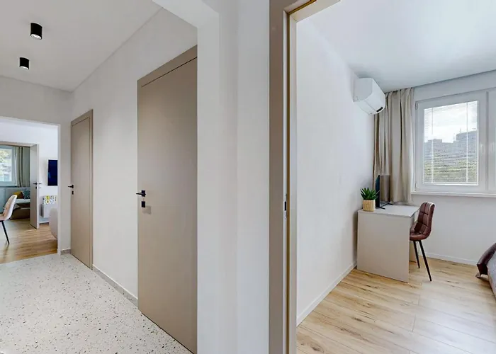 Flexihome Sk - Snp 7 - Four Apartment, Ac, Loggia 아파트 코시체