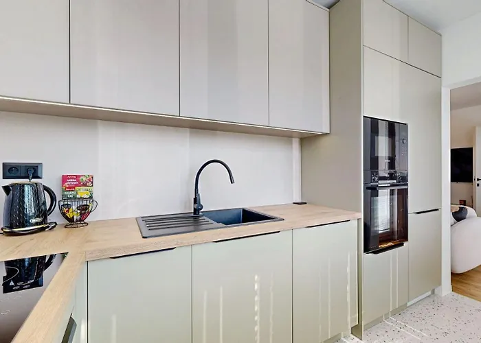 Flexihome Sk - Snp 7 - Four Apartment, Ac, Loggia 아파트