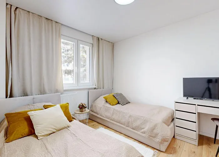 Flexihome Sk - Snp 7 - Four Apartment, Ac, Loggia 아파트 *